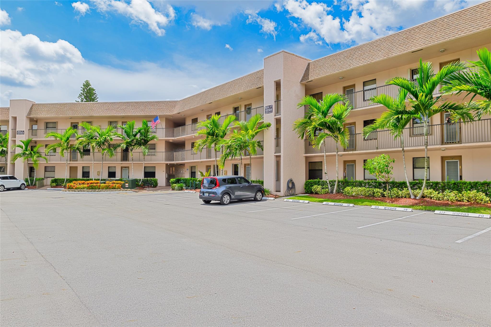 10304 Sunrise Lks Blvd #106