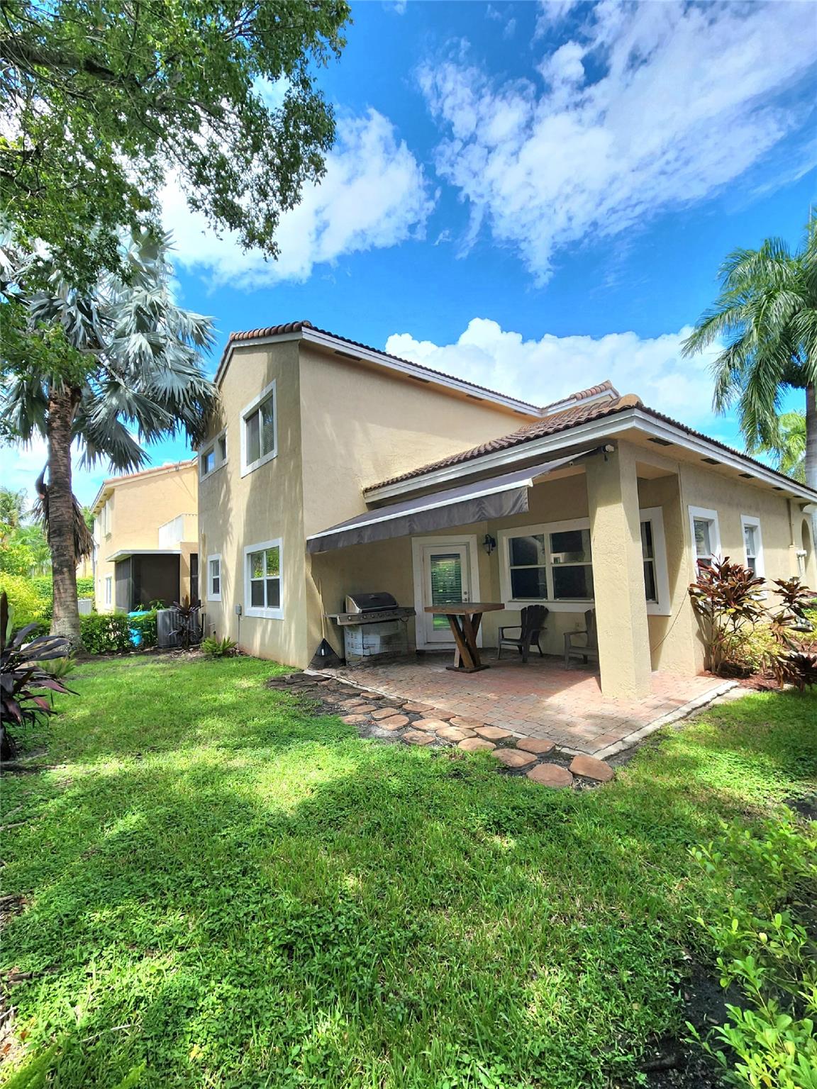 956 NW 126th Ter