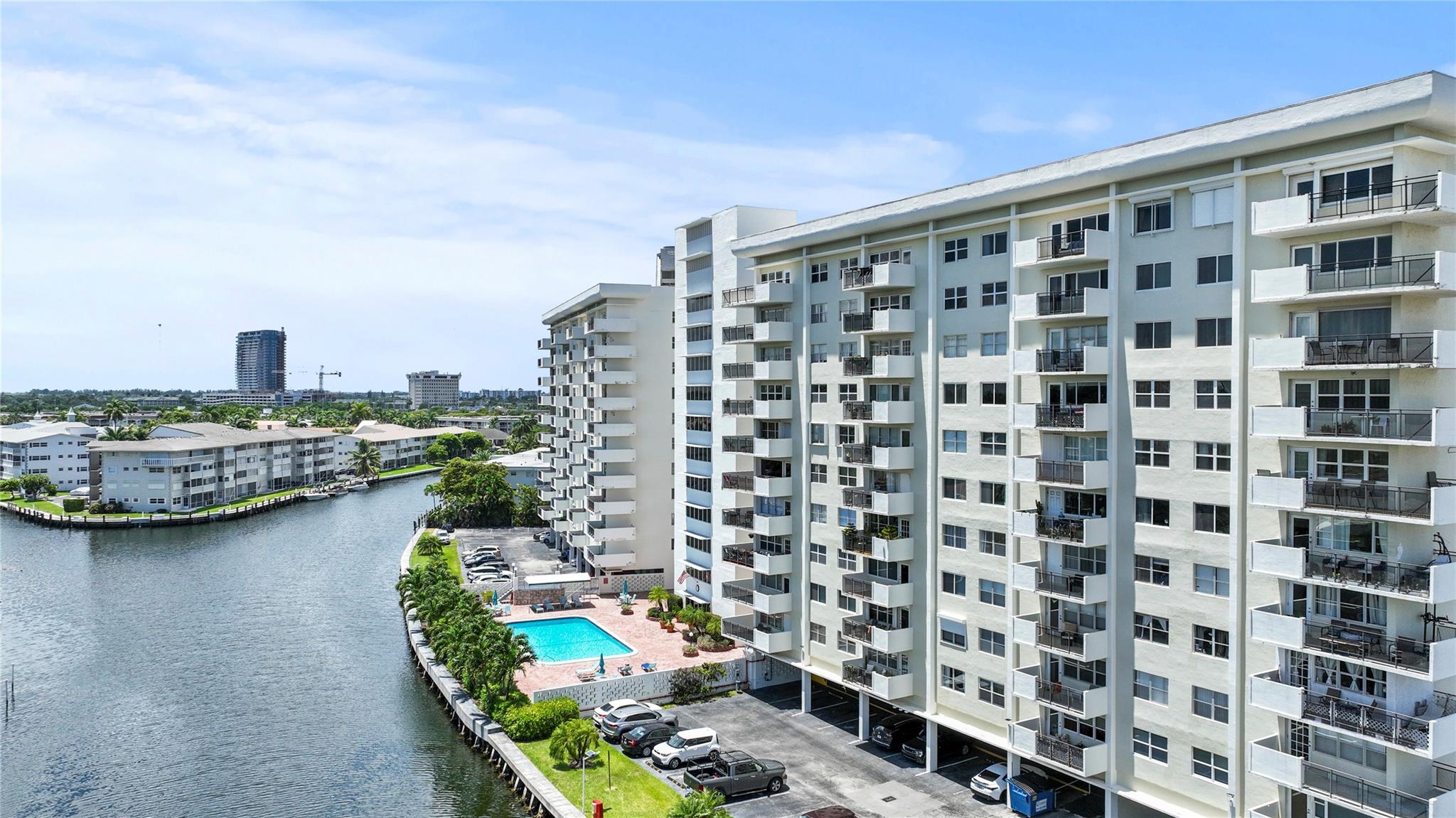 401 Golden Isles Dr #1102