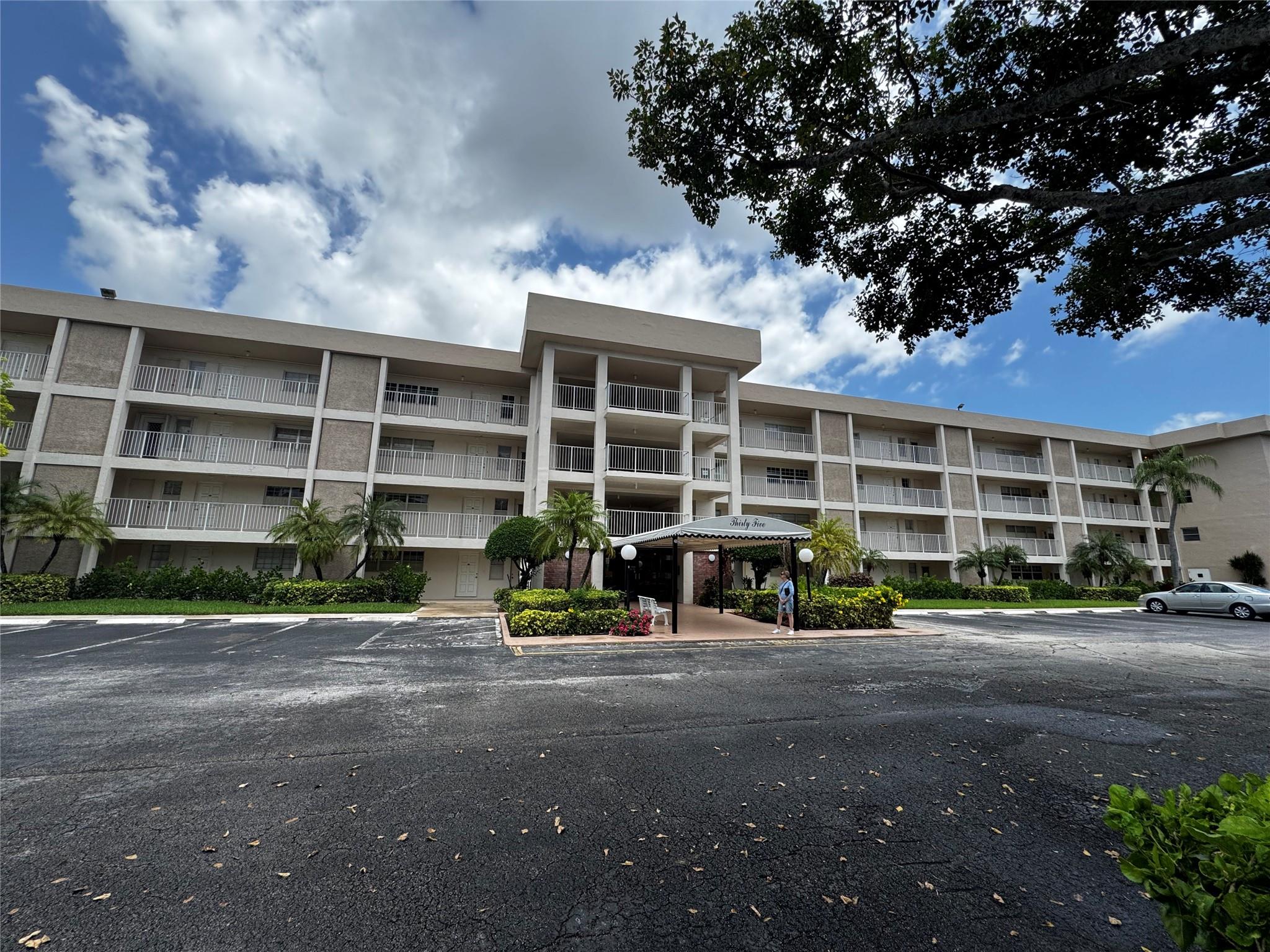 3151 S Palm Aire Dr #109