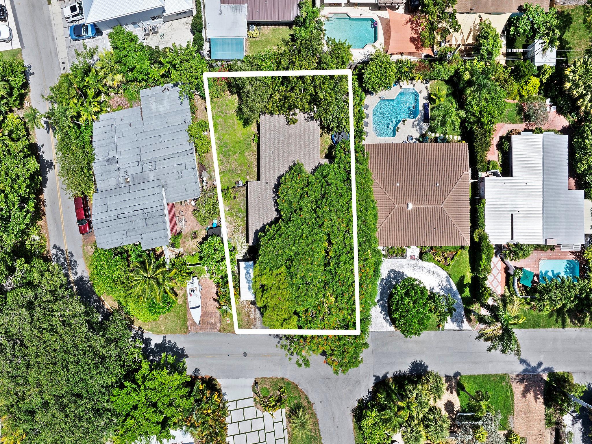 1204 SE 13th Ter