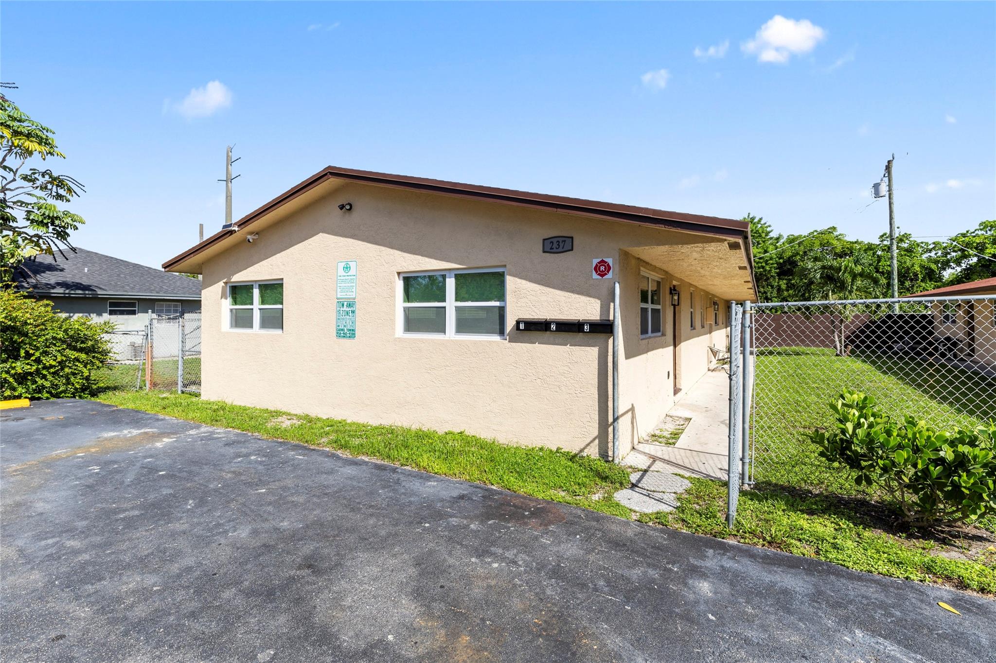 237 NW 12th Ct