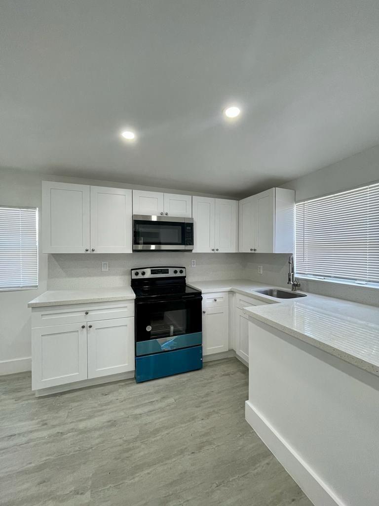 1033 NW 3rd Ave #4