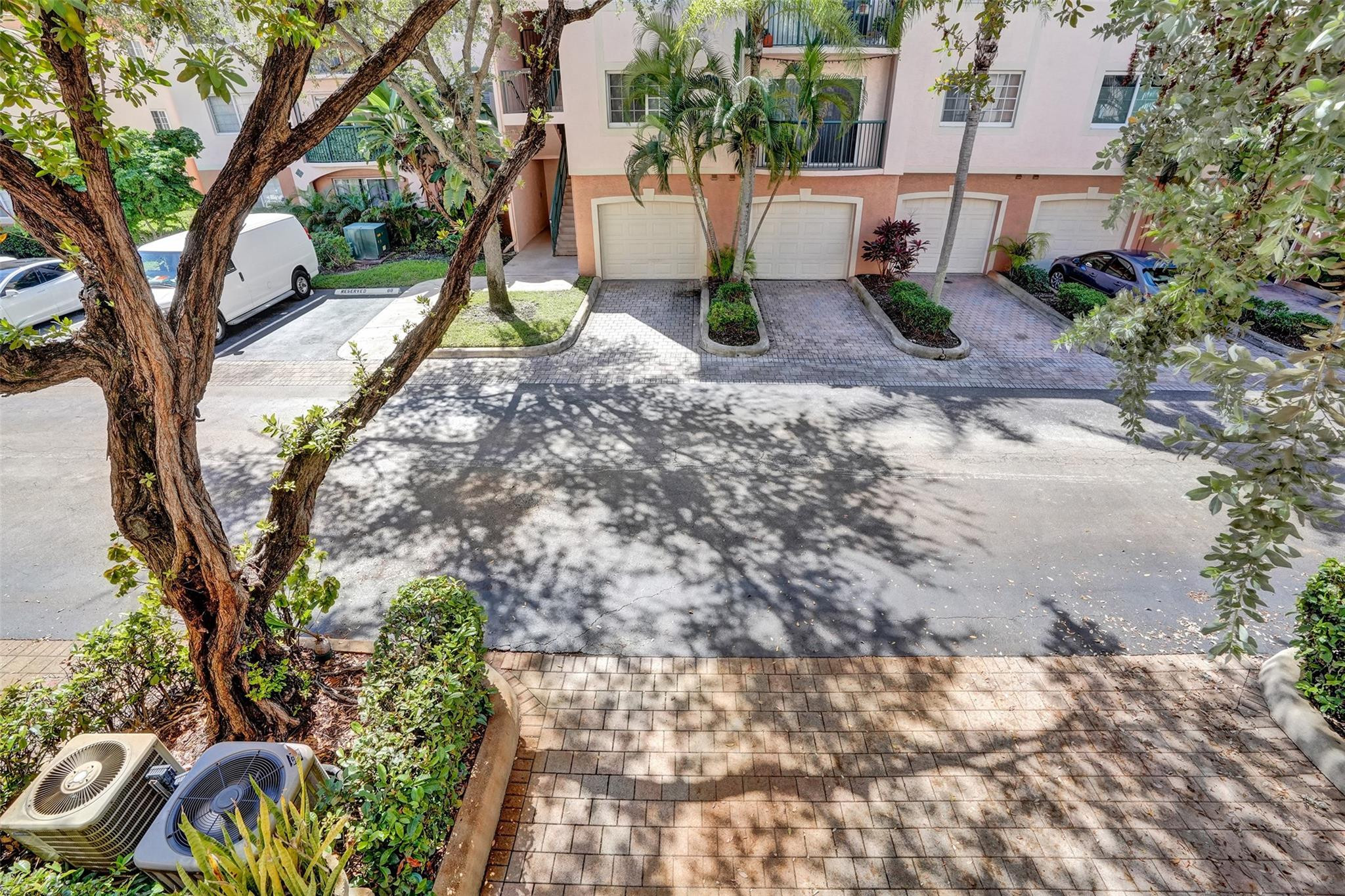 2107 SE 10th Ave #806 Fort Lauderdale, FL 33316