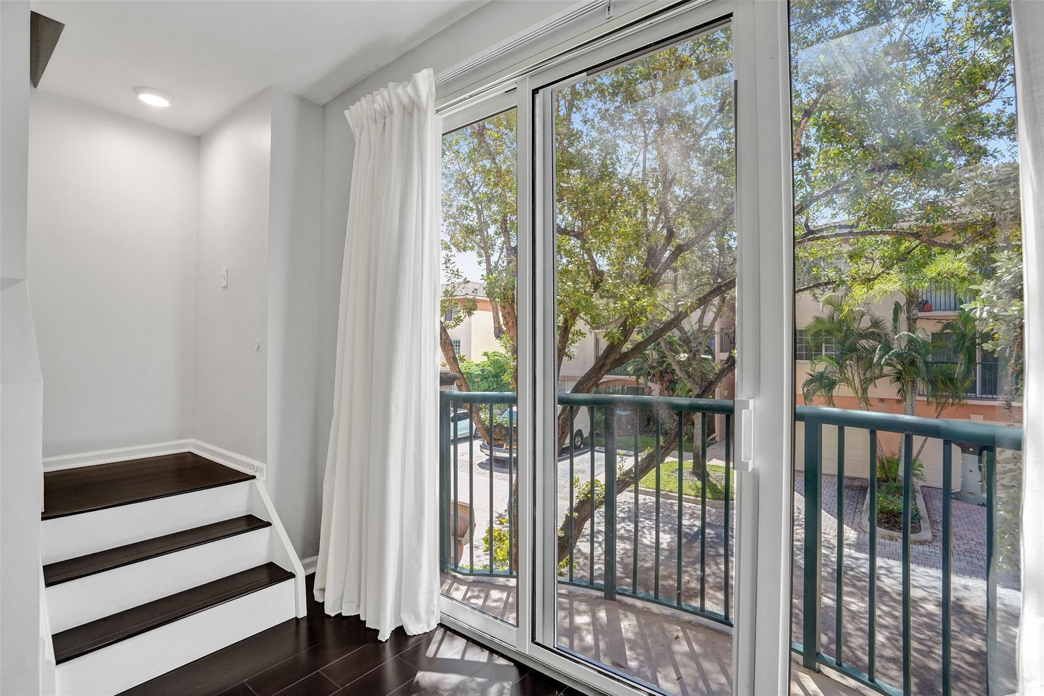 2107 SE 10th Ave #806 Fort Lauderdale, FL 33316