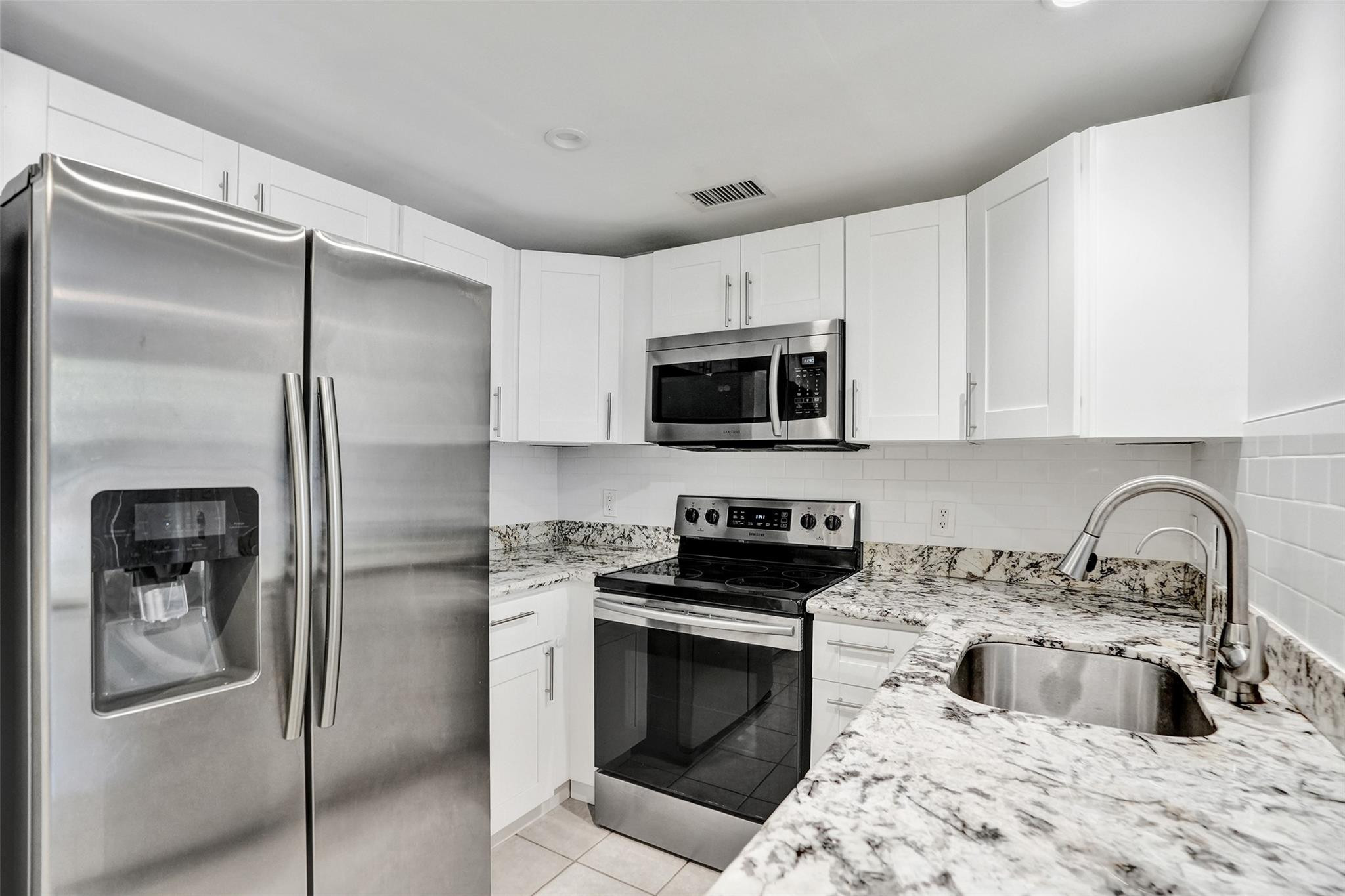 2107 SE 10th Ave #806 Fort Lauderdale, FL 33316