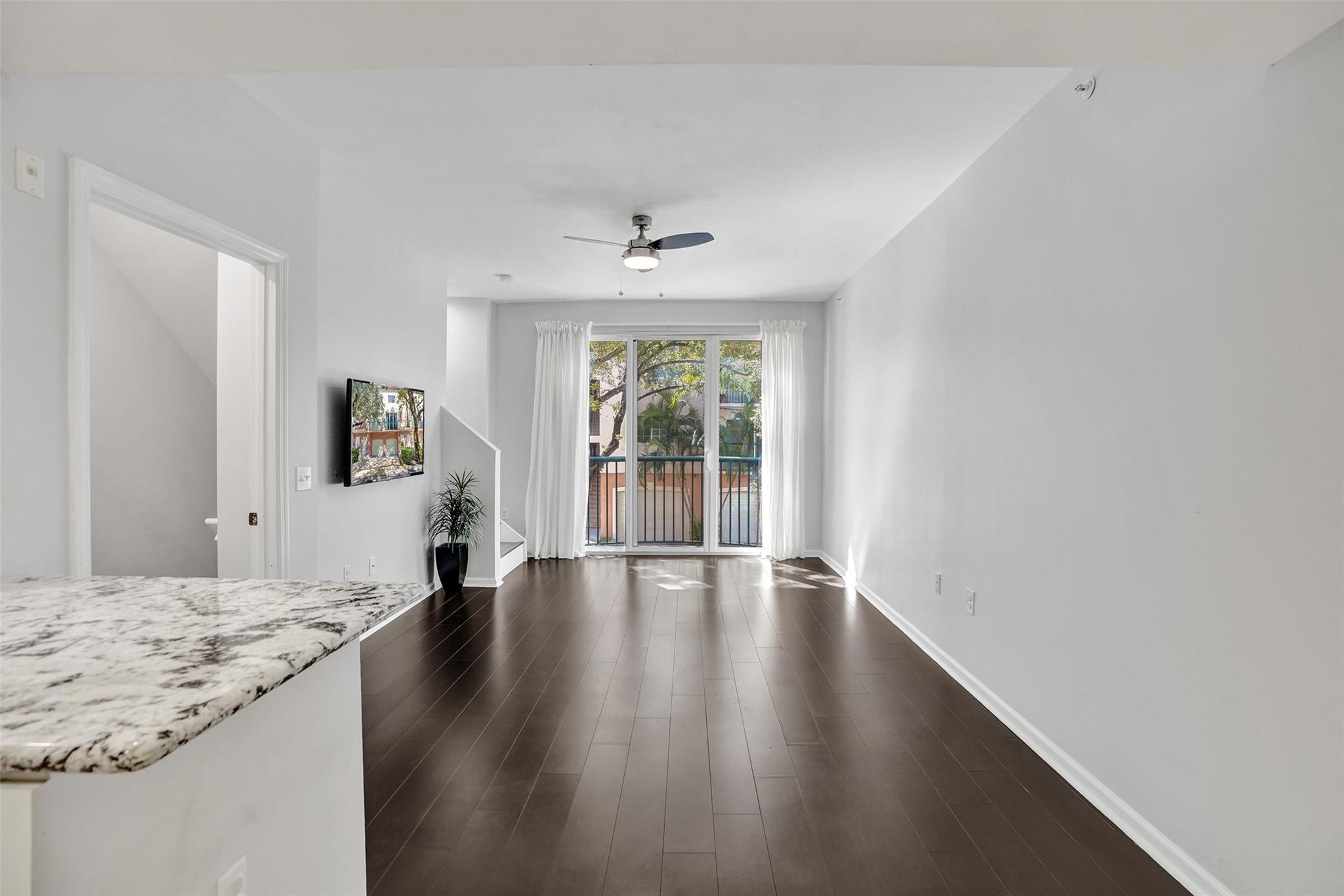 2107 SE 10th Ave #806 Fort Lauderdale, FL 33316