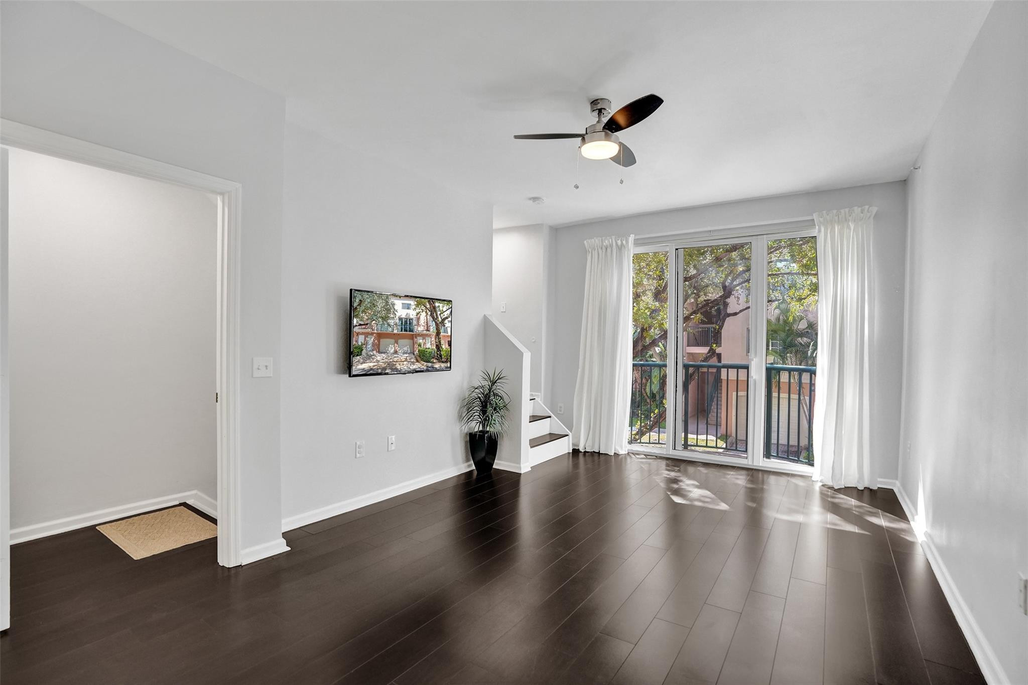 2107 SE 10th Ave #806 Fort Lauderdale, FL 33316