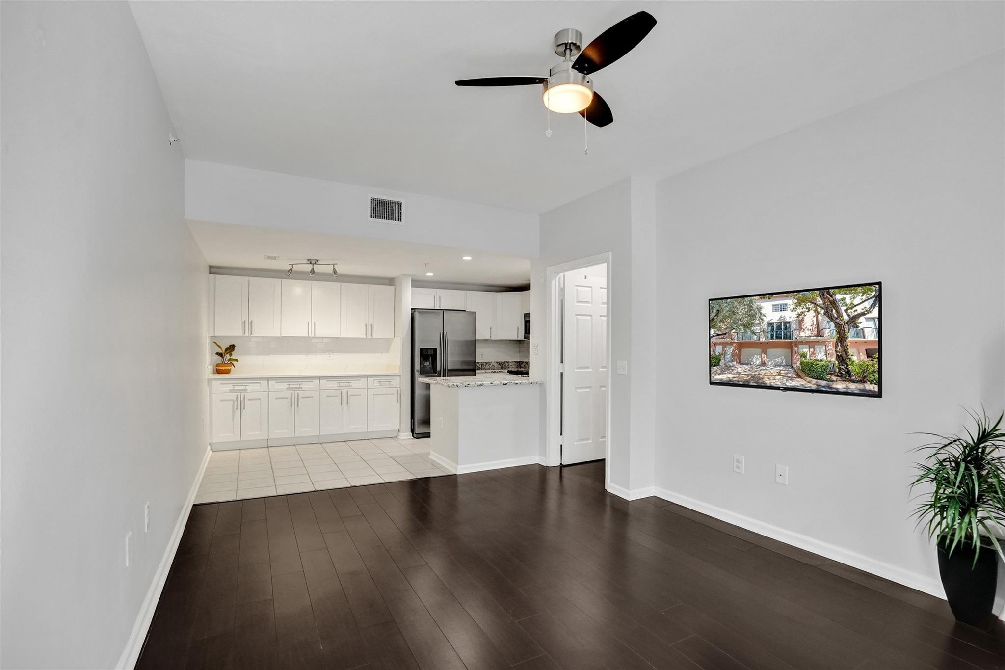 2107 SE 10th Ave #806 Fort Lauderdale, FL 33316