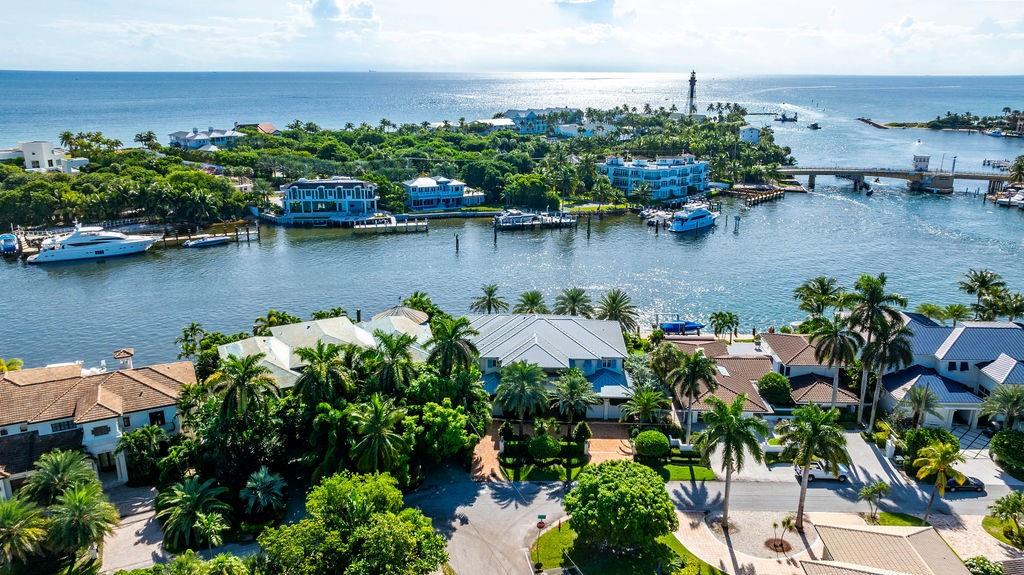 2798 NE 24th St Lighthouse Point, FL 33064