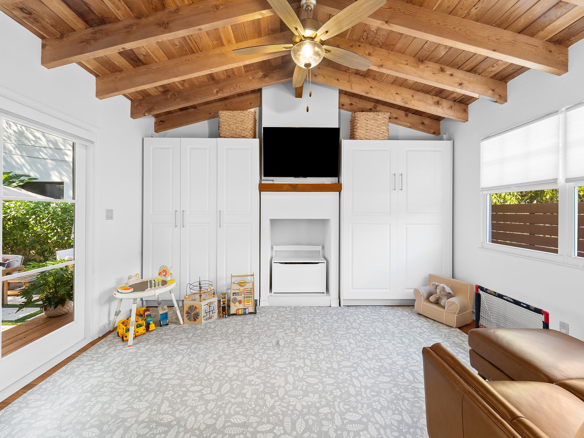 815 SE 11th Ave Fort Lauderdale, FL 33316