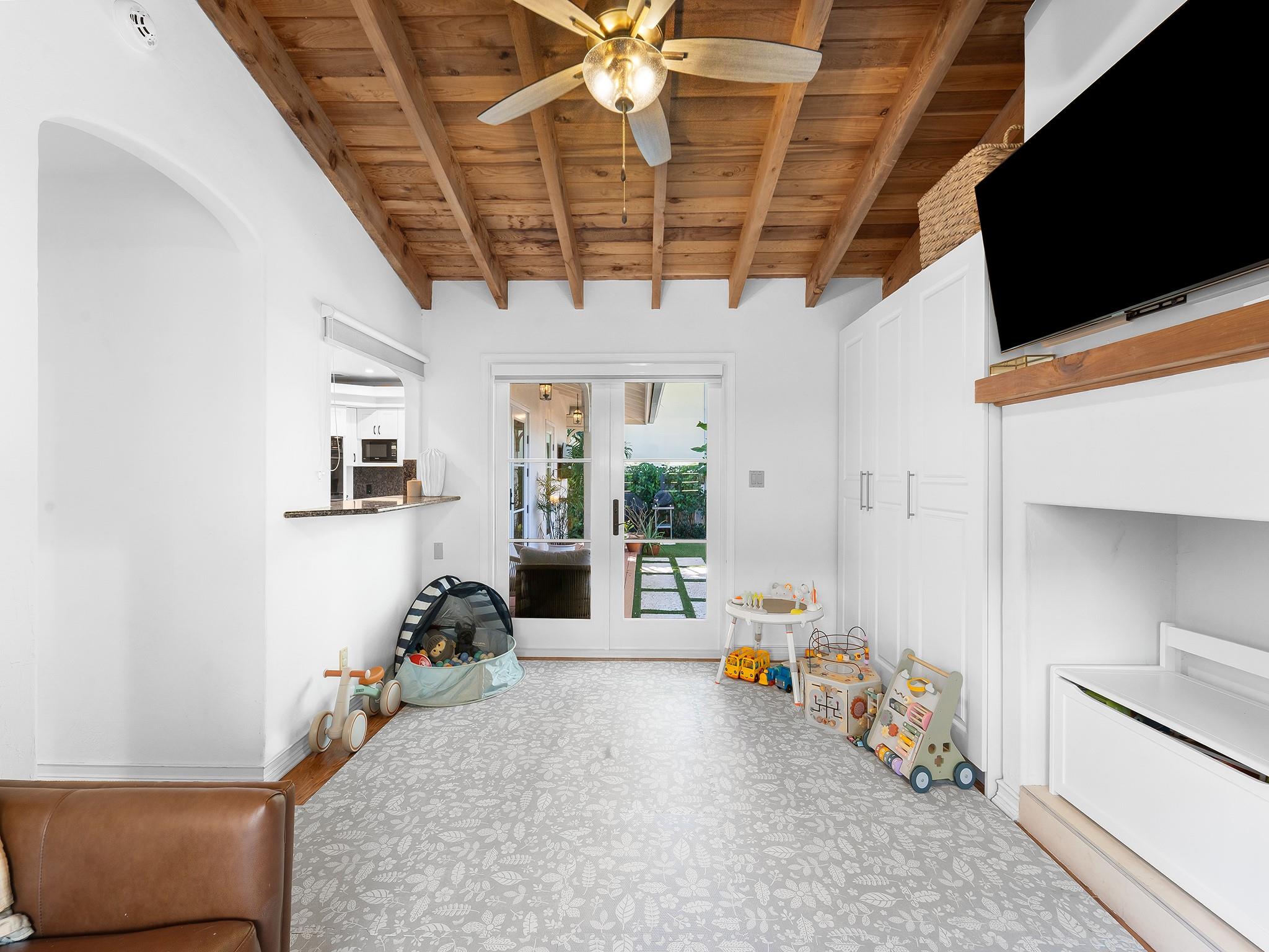 815 SE 11th Ave Fort Lauderdale, FL 33316