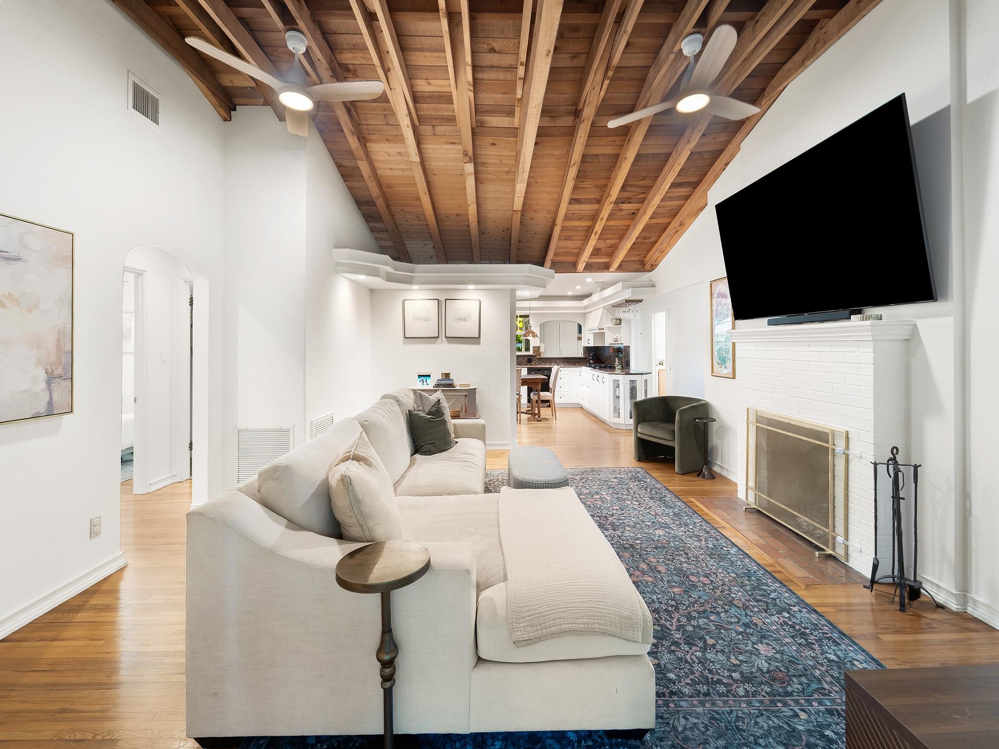 815 SE 11th Ave Fort Lauderdale, FL 33316