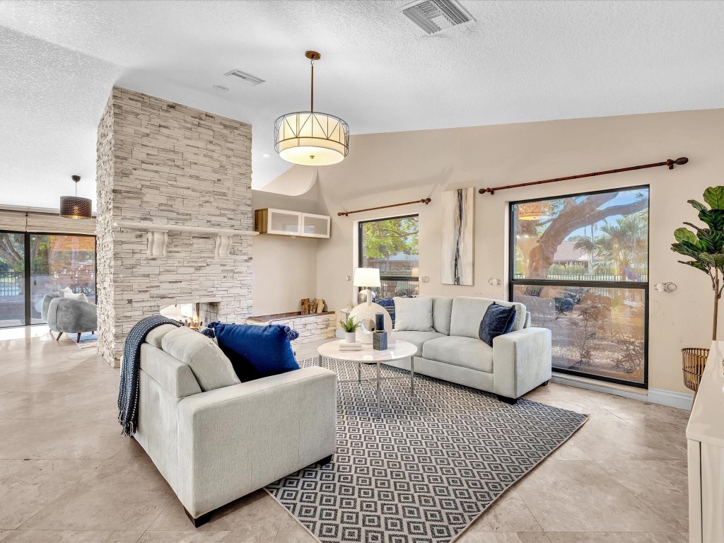 10320 NW 6th St Coral Springs, FL 33071