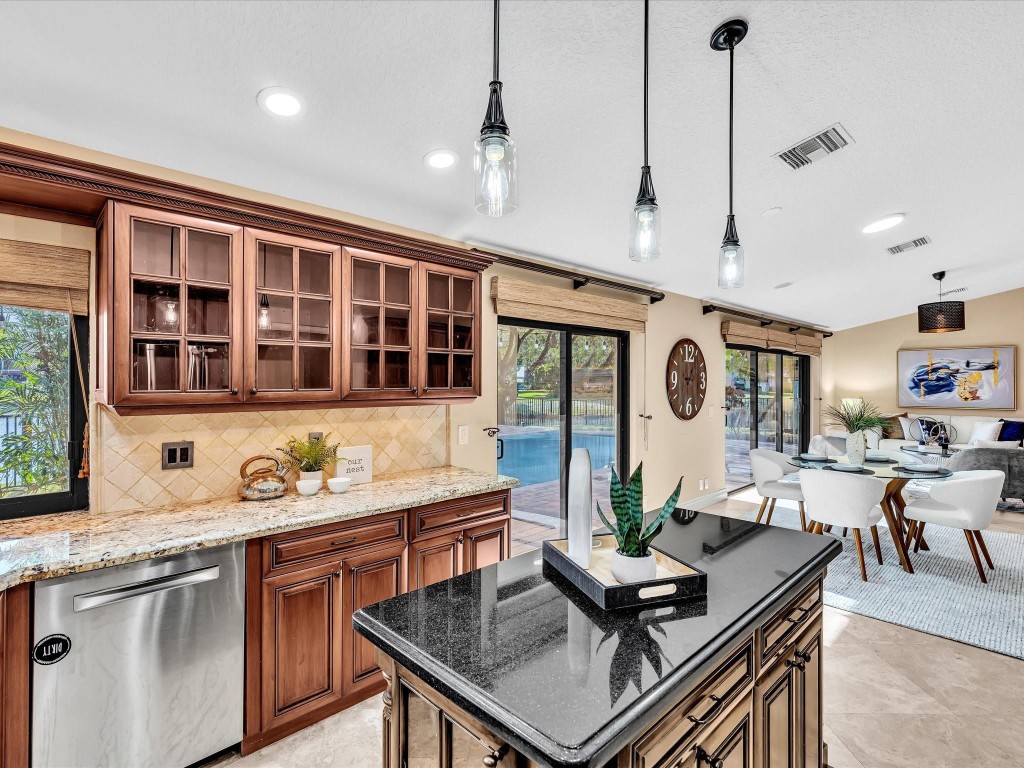 10320 NW 6th St Coral Springs, FL 33071