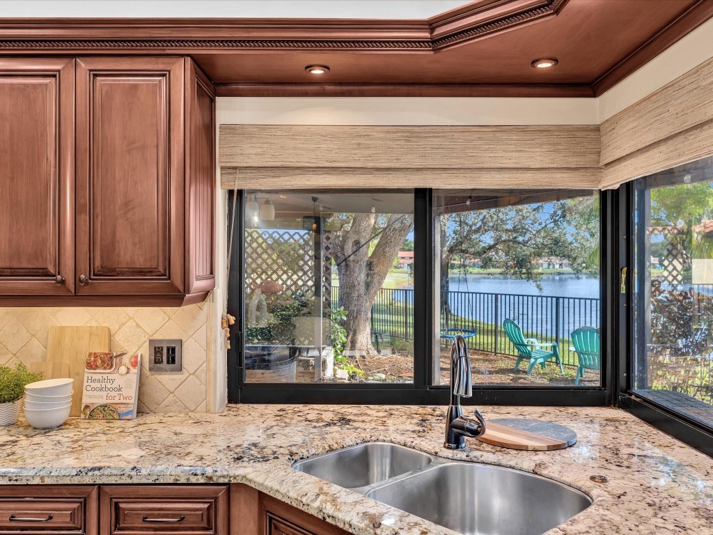 10320 NW 6th St Coral Springs, FL 33071