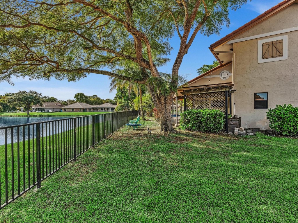 10320 NW 6th St Coral Springs, FL 33071