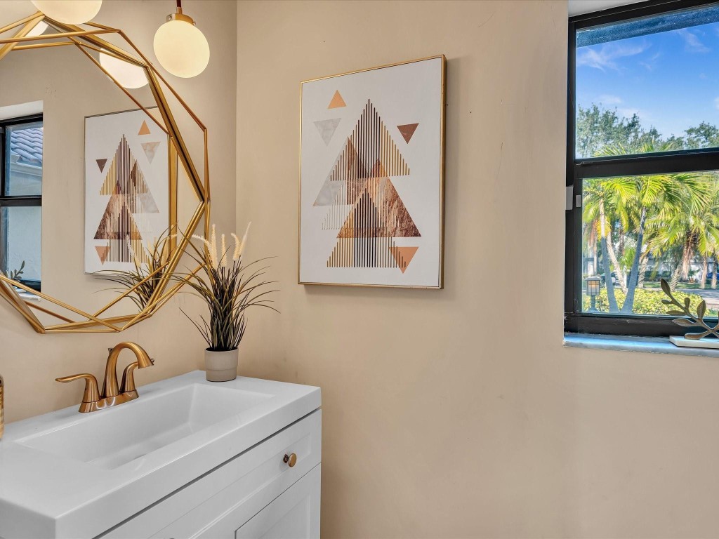 10320 NW 6th St Coral Springs, FL 33071