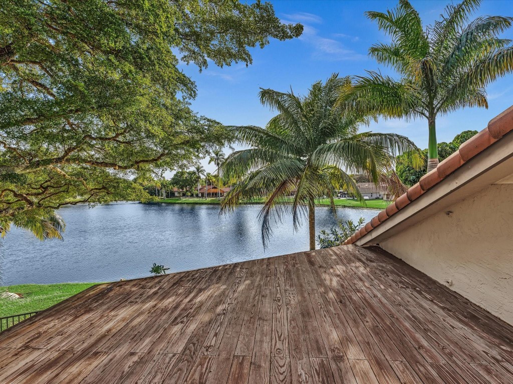 10320 NW 6th St Coral Springs, FL 33071