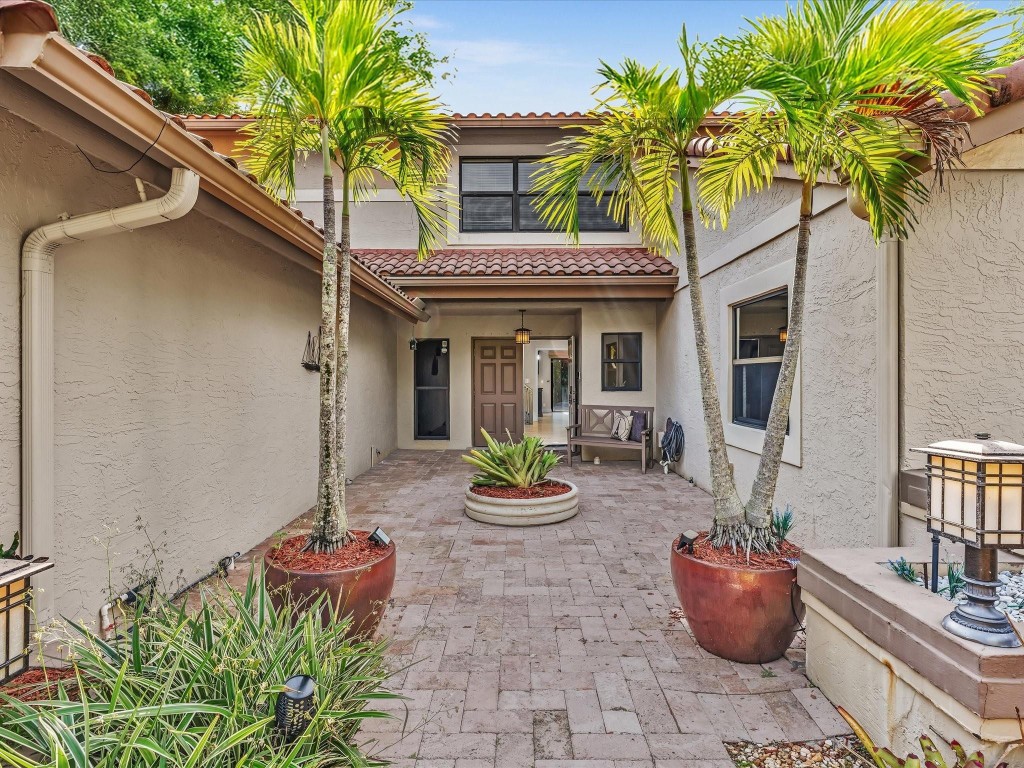 10320 NW 6th St Coral Springs, FL 33071