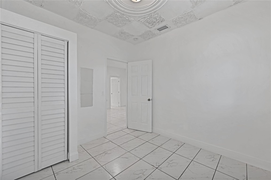 1114 NW 39th St Miami, FL 33127