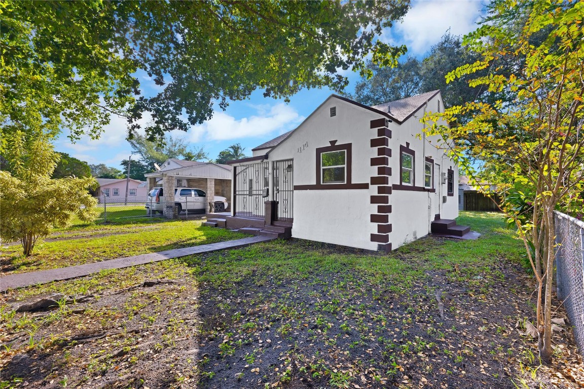 1114 NW 39th St Miami, FL 33127
