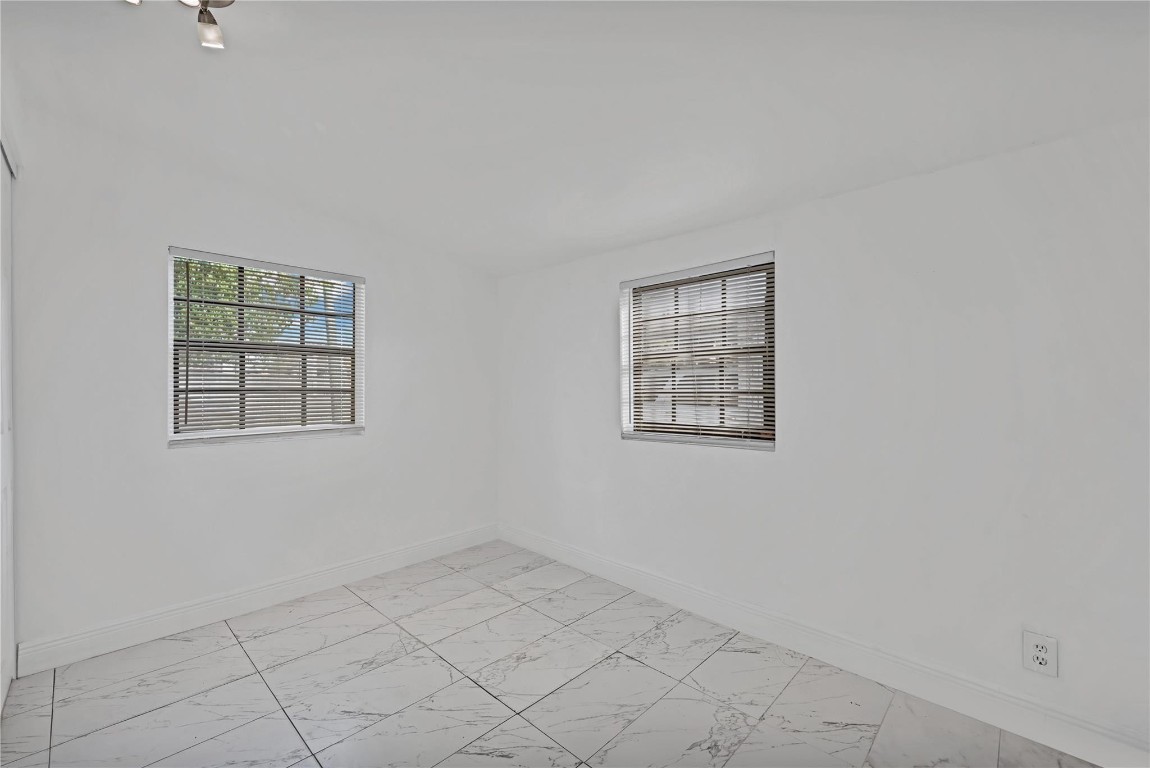 1114 NW 39th St Miami, FL 33127