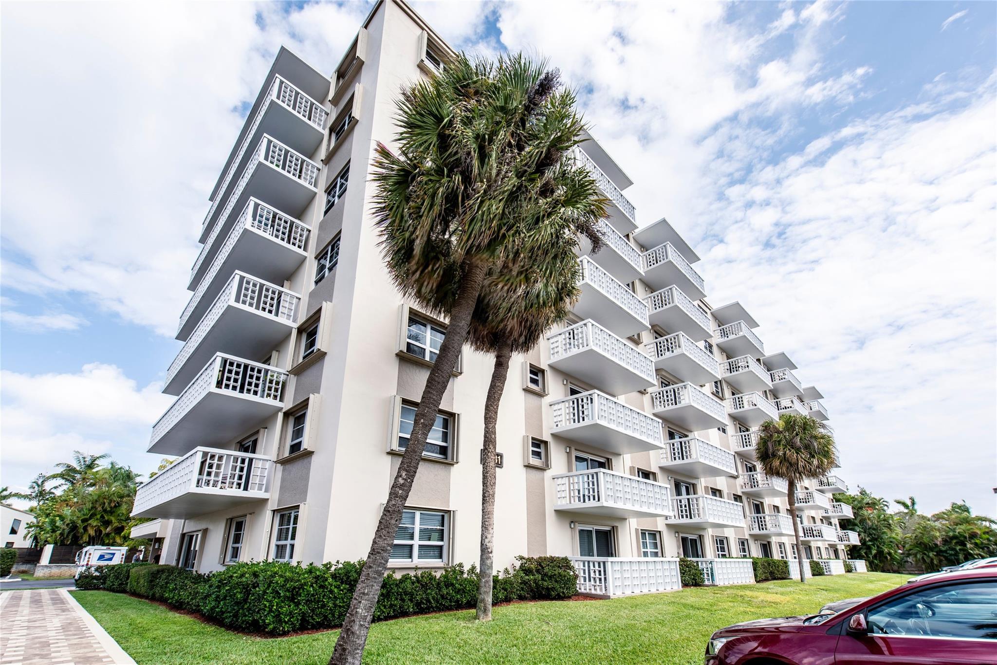 1831 NE 38th St #206