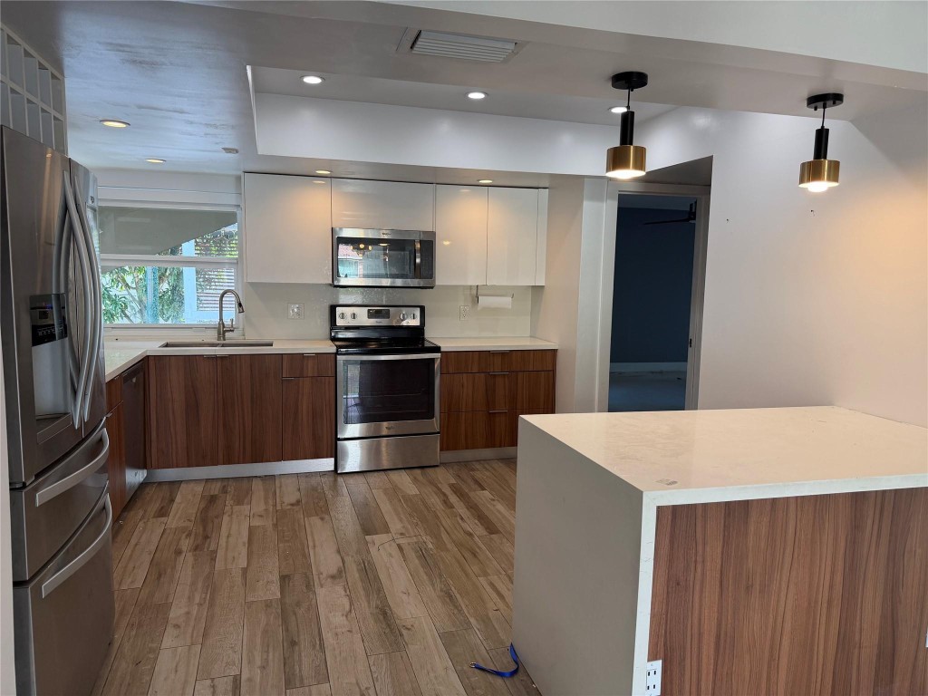 4560 NW 6th Plantation, FL 33317