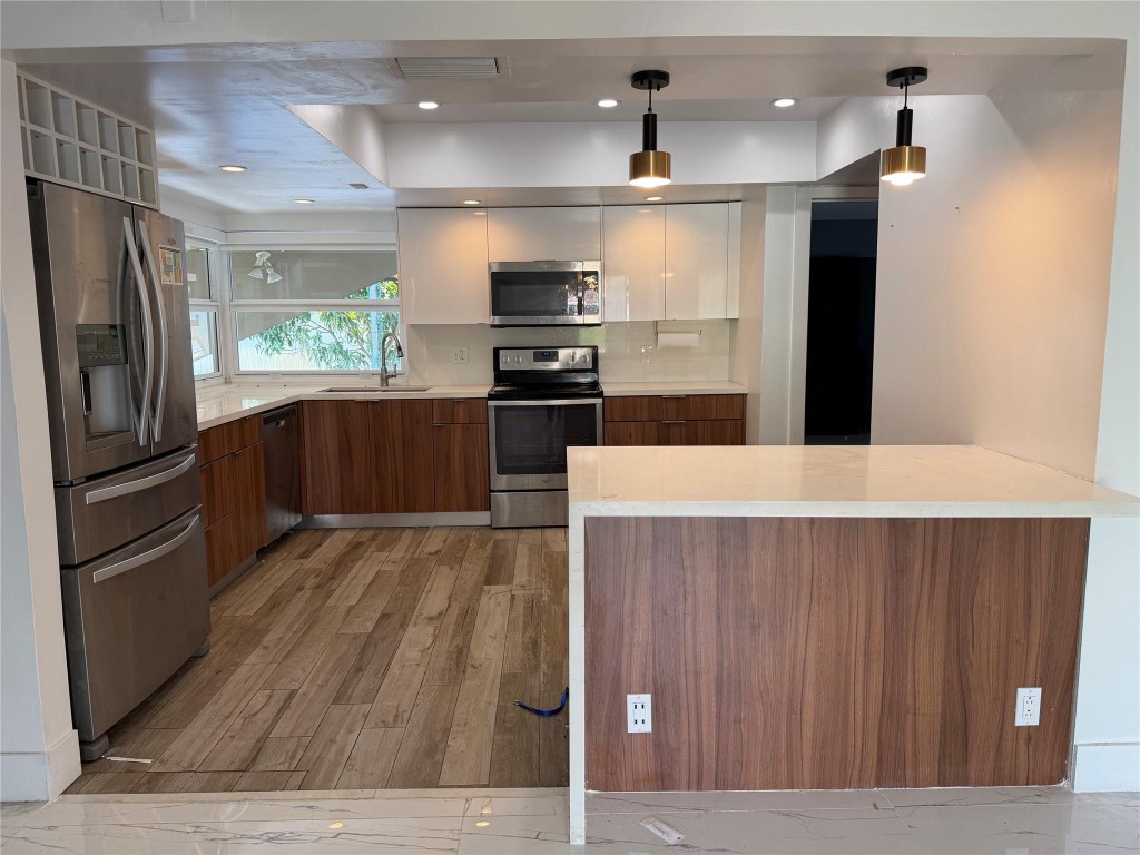 4560 NW 6th Plantation, FL 33317