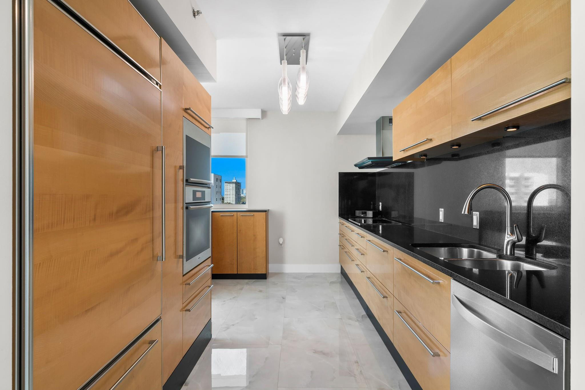 101 S Fort Lauderdale Bch #907 Fort Lauderdale, FL 33316