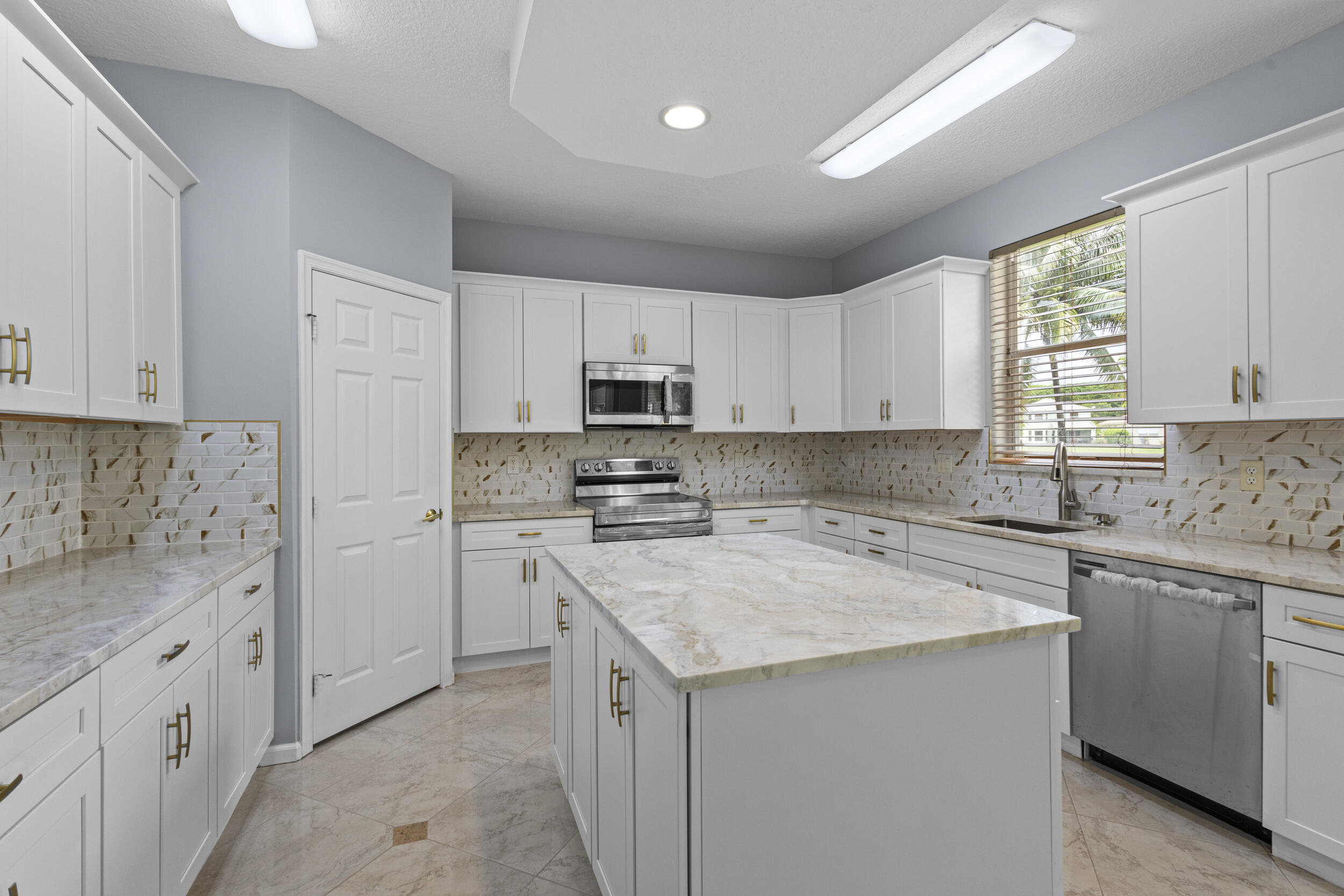 2174 Balsan Way Wellington, FL 33414