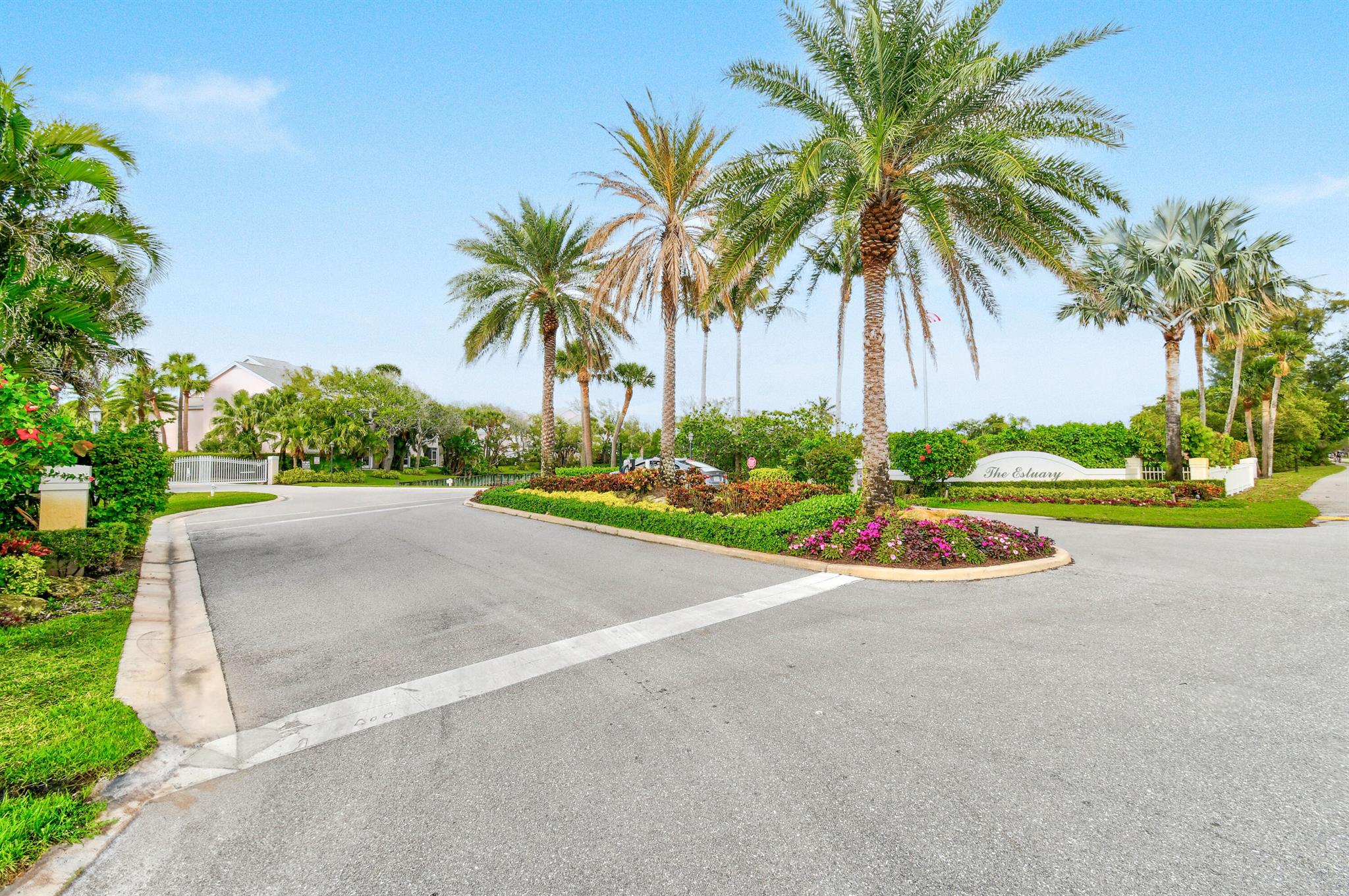 2608 Fairway Dr Jupiter, FL 33477