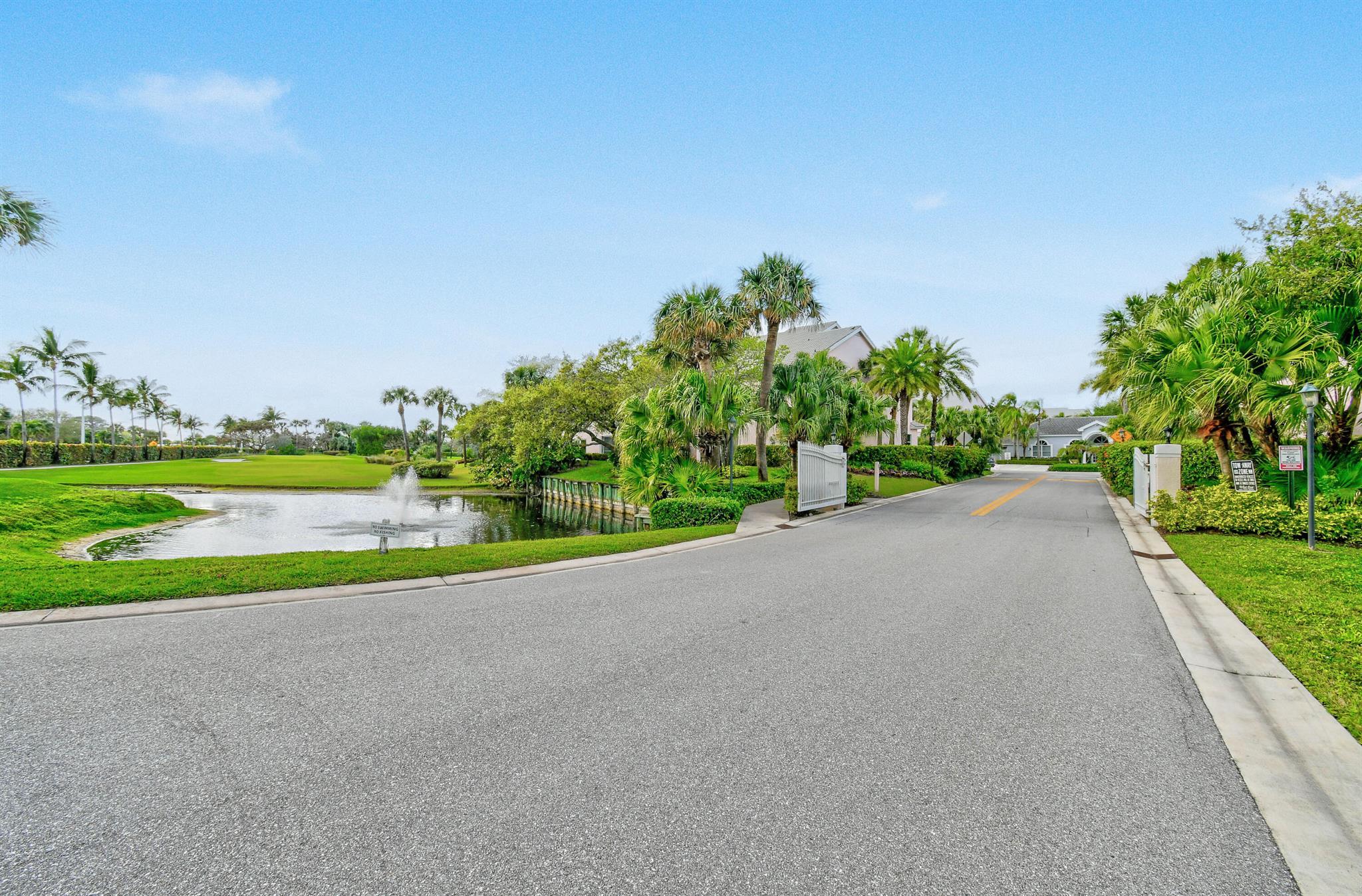 2608 Fairway Dr Jupiter, FL 33477