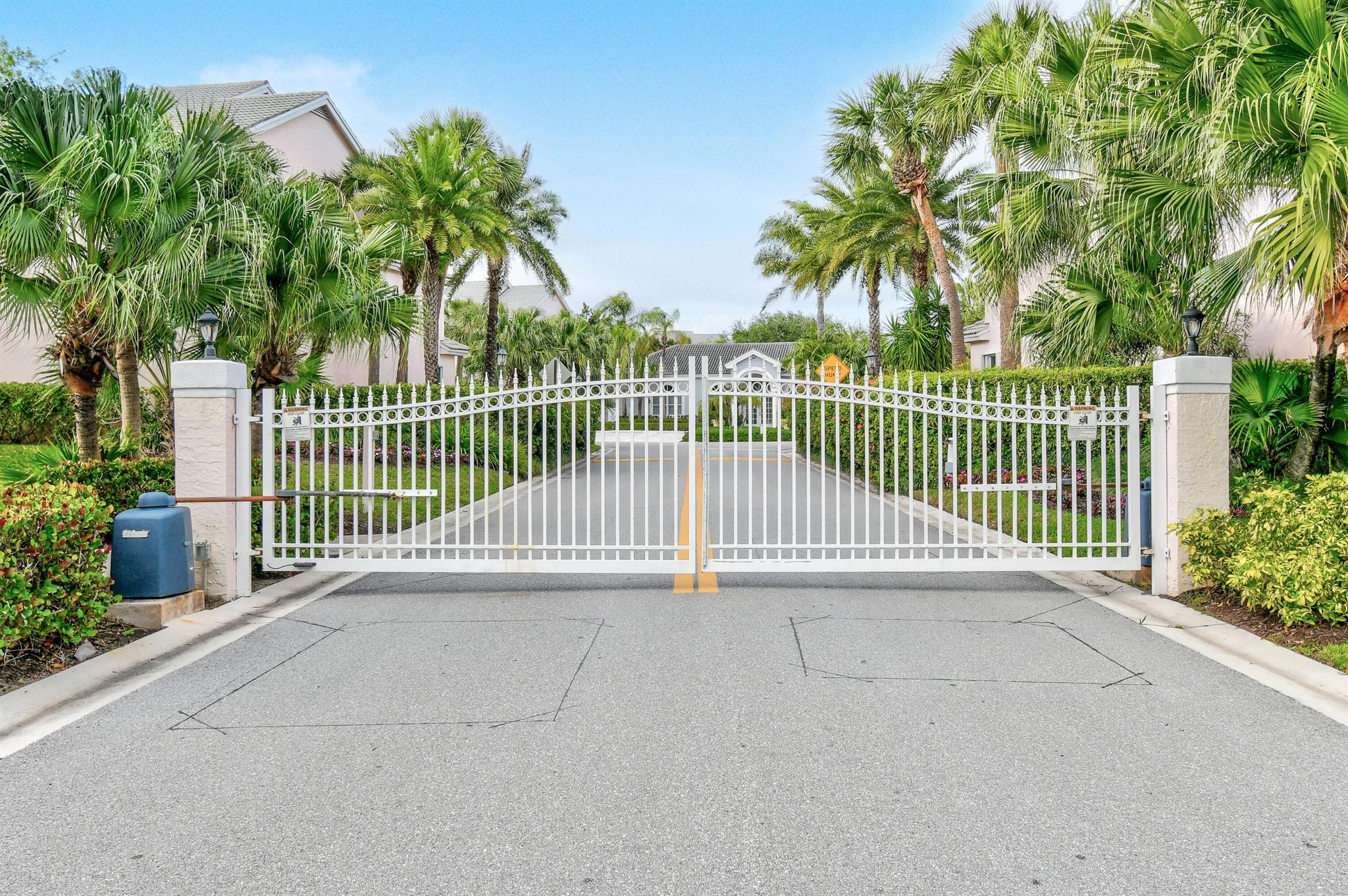 2608 Fairway Dr Jupiter, FL 33477