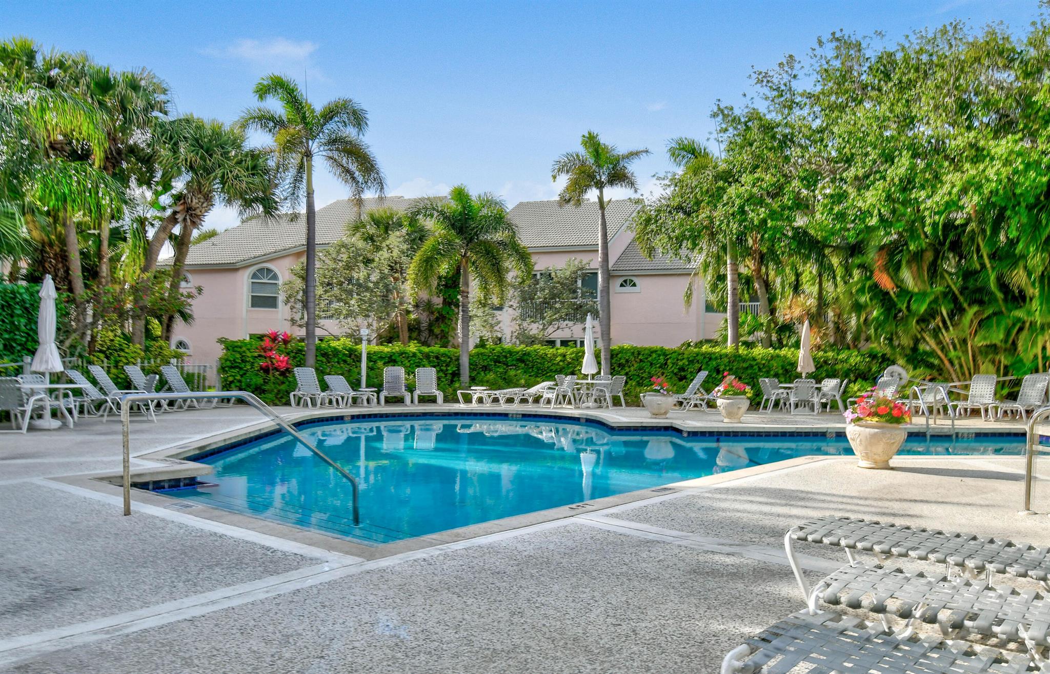 2608 Fairway Dr Jupiter, FL 33477