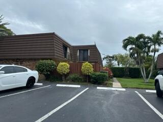3963 Carolina Dr