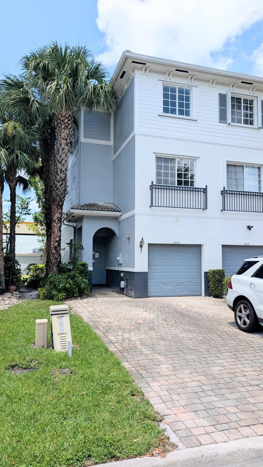 3427 NW 14th Ct
