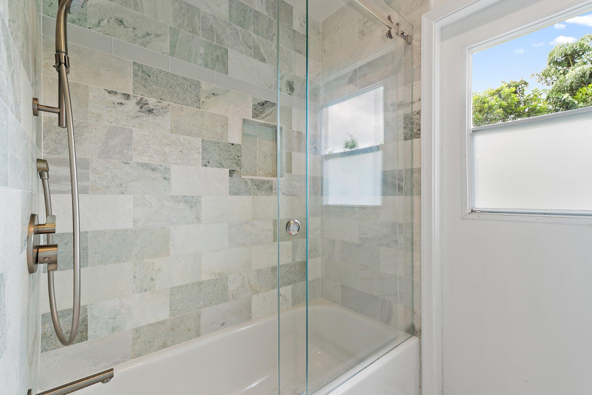 8726 SE Riverfront Ter Jupiter, FL 33469