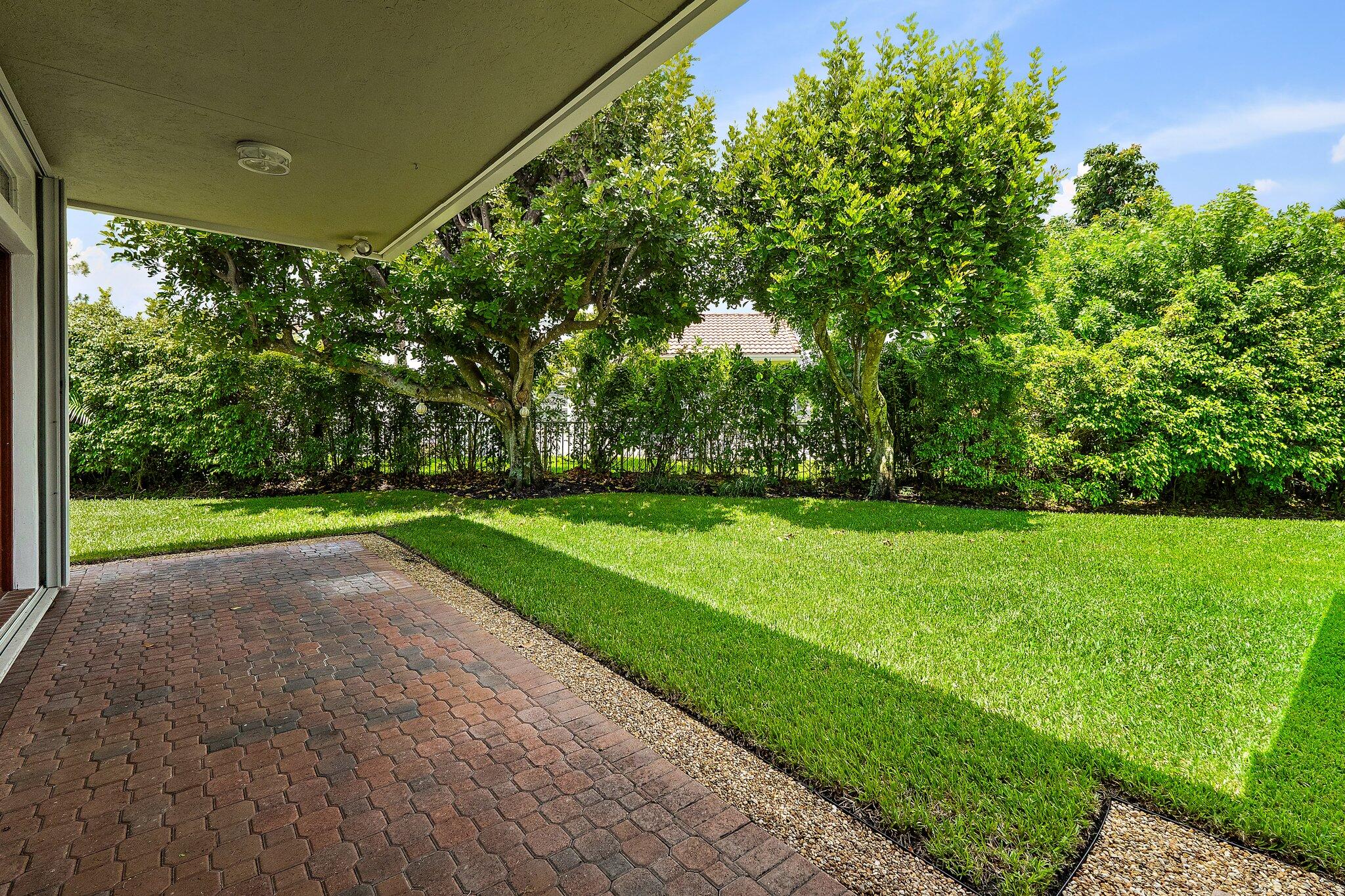 8726 SE Riverfront Ter Jupiter, FL 33469