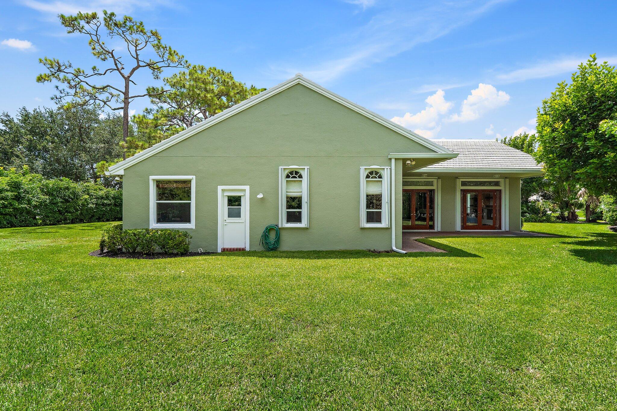 8726 SE Riverfront Ter Jupiter, FL 33469