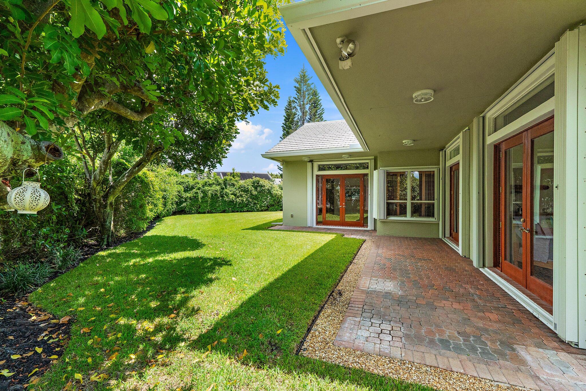 8726 SE Riverfront Ter Jupiter, FL 33469