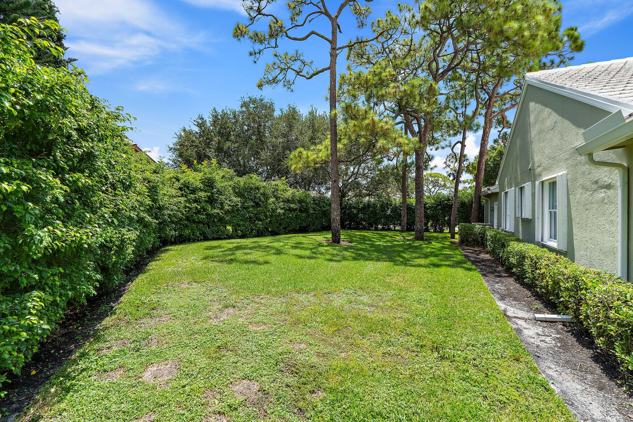 8726 SE Riverfront Ter Jupiter, FL 33469