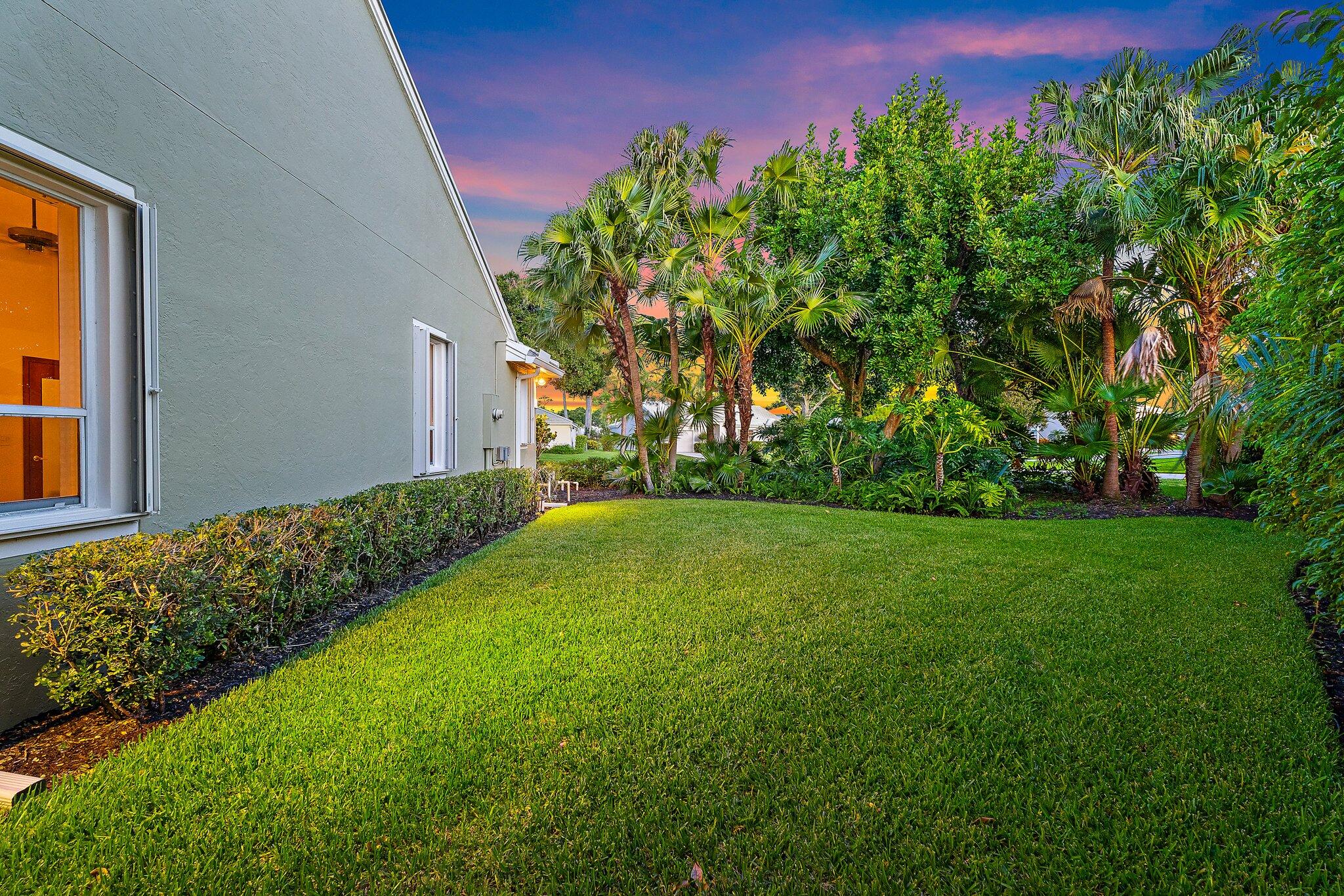 8726 SE Riverfront Ter Jupiter, FL 33469