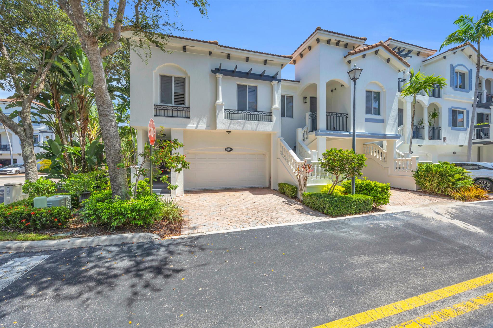 3034 Waterside Cir