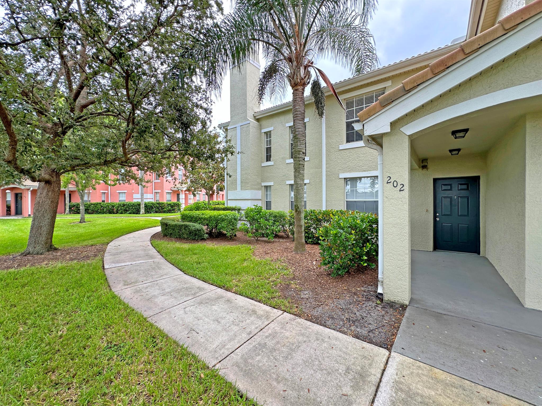 166 SW Peacock Blvd #34-202