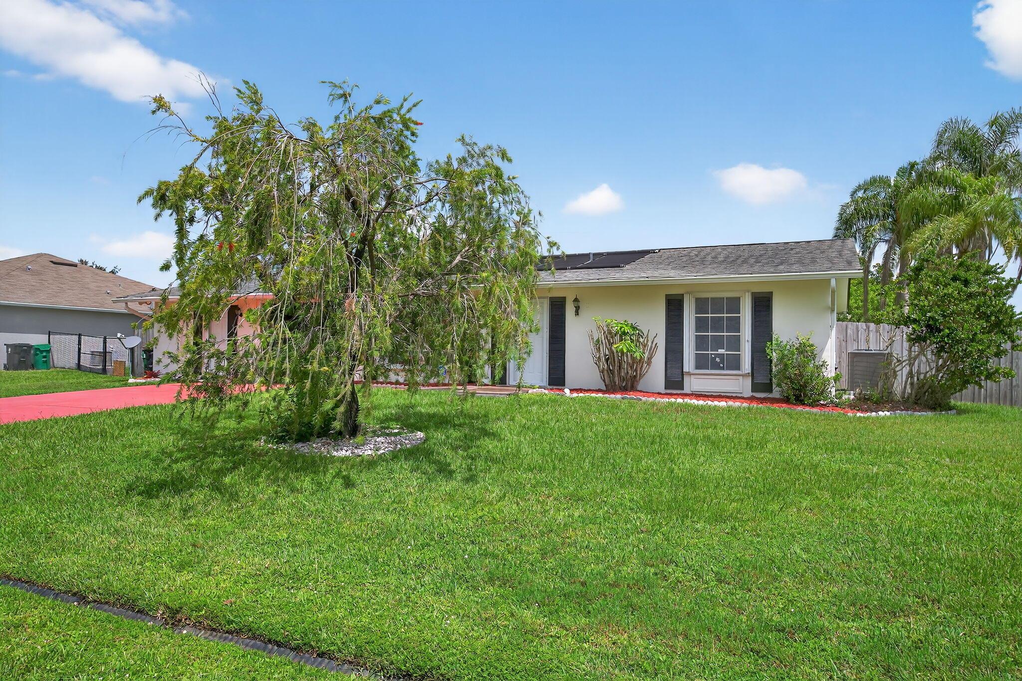 505 SW Lakehurst Dr