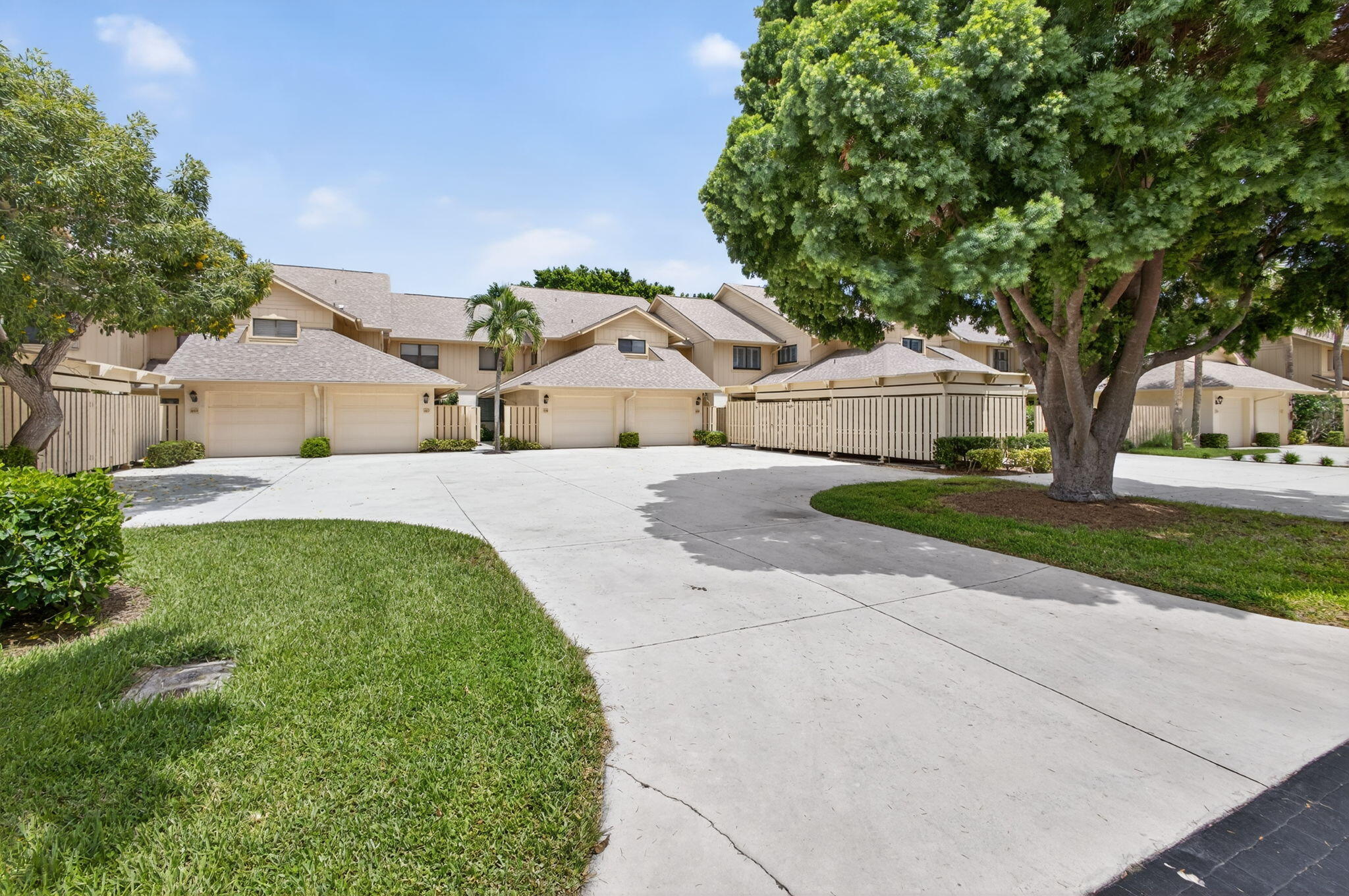 16942 Waterbend #258 Jupiter, FL 33477