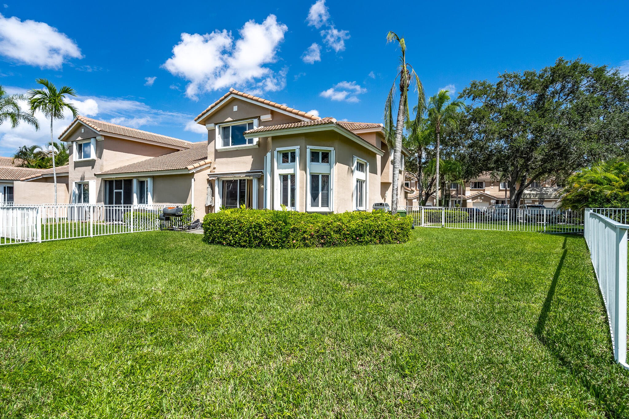 15822 SW 10th Pembroke Pines, FL 33027