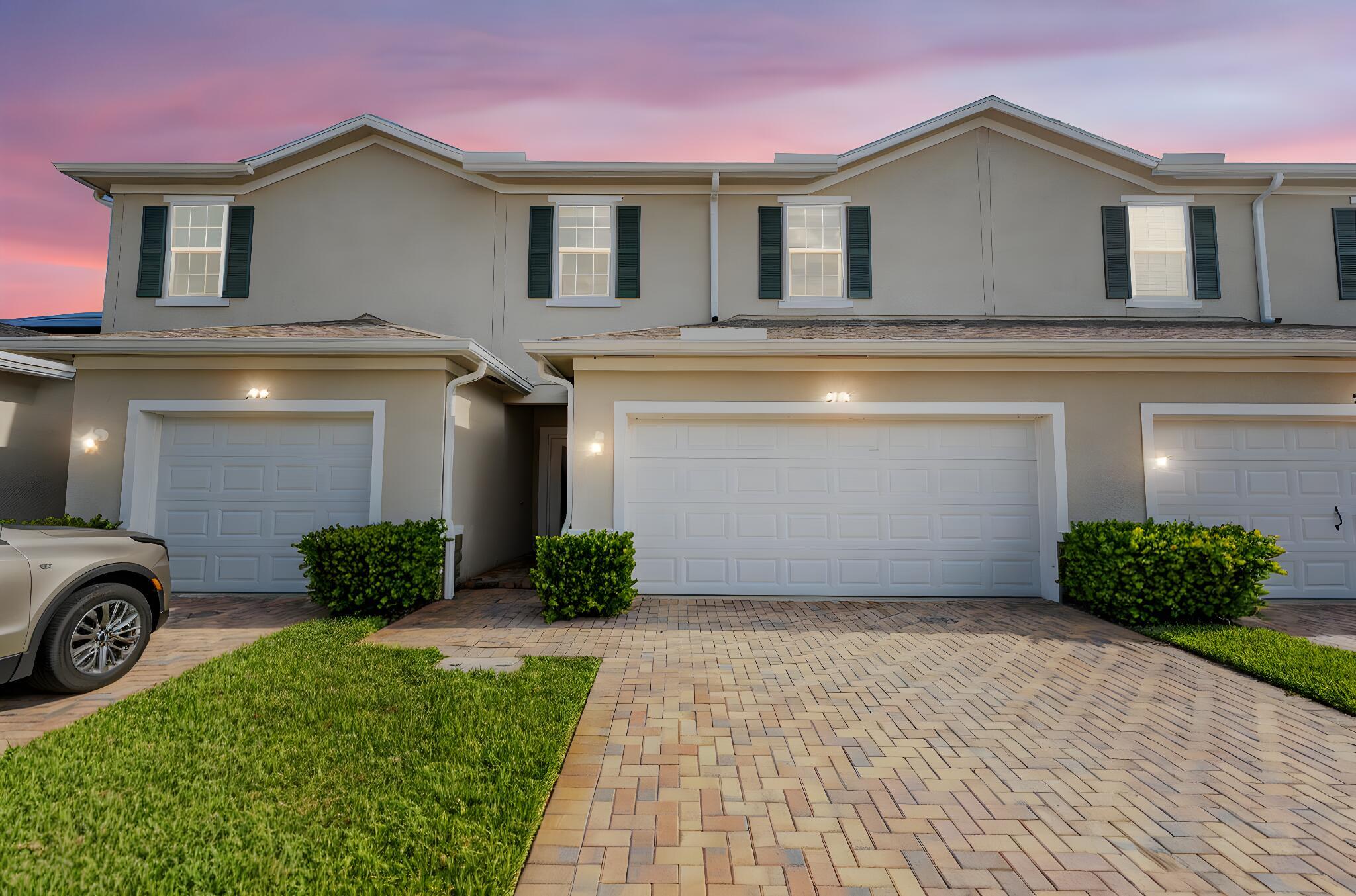 956 NE Trailside Run